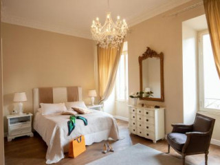 SPAGNA ART AND SUITES