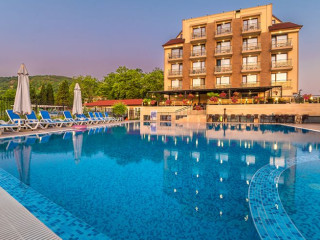 SPERANTA BEACH HOTEL 4* AND VILLAS 2*