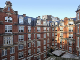 ST ERMINS HOTEL