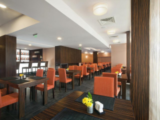 ST. GEORGE SKI & HOLIDAY BANSKO