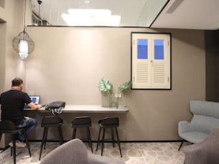 ST SIGNATURE JALAN BESAR SG CLEAN