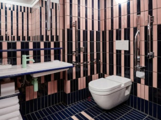 STANDARD HOTEL LONDON