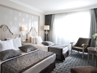 STARLIGHT RESORT HOTEL