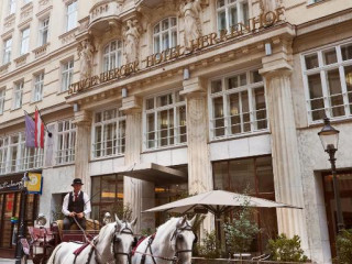 Steigenberger Hotel Herrenhof