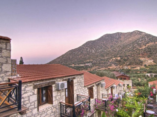 Stone Village Petrino Horio