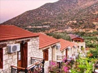 Stone Village Petrino Horio