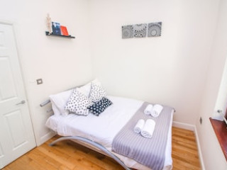 STUDIO FLAT NEAR LIVERPOOL ST