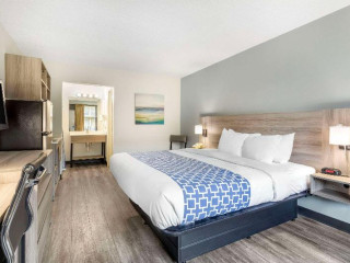 Suburban Studios Tysons Corner