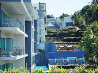 SUGAR PALM GRAND HILL SIDE