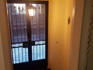 SULLE SPALLE DELLA REGINA
