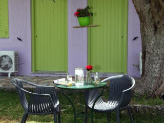 Summer House Louisa