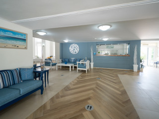 Summery Hotel