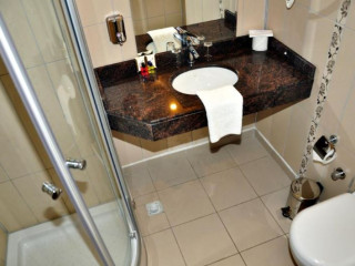 HOLIDAYS2MALAGA SUITES APARTMENTS