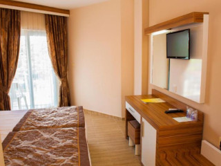 HOLIDAYS2MALAGA SUITES APARTMENTS