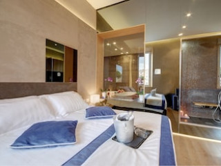 SUN SUITE LUXURY PANTHEON