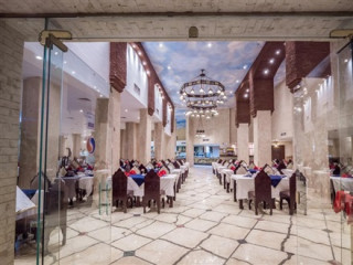 SUNNY DAYS RESORT, SPA & AQUA PARK 