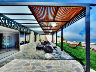 Sunny Villas Resort & Spa