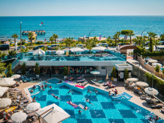 SUNPRIME C-LOUNGE HOTEL