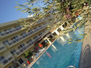 Sunquest Gardens Holiday Resort