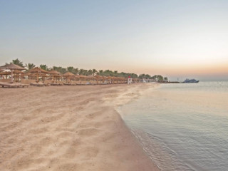 SUNRISE ROYAL MAKADI RESORT