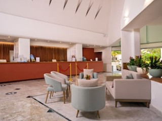 SUNSET MARINA RESORT AND YACHT CLUB