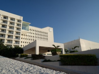 SUNSET ROYAL BEACH RESORT