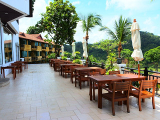 Supalai Scenic Bay Resort and Spa