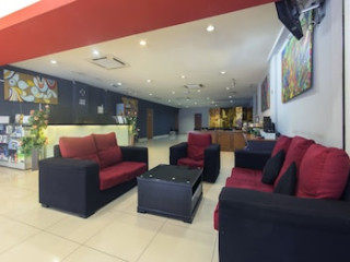 SUPER OYO 761 CITY HOTEL