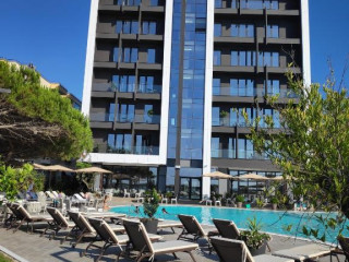 Supreme Hotel And Spa