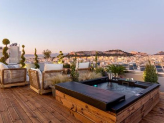 SUPREME LUXURY SUITES BY ATHENS STAY