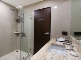 SURESTAY PLUS BY BEST WESTERN SUKHUMVIT 2