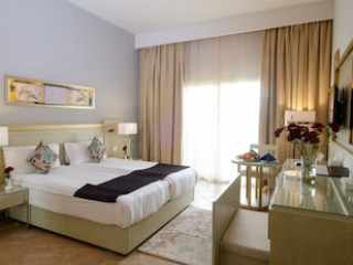 SWISS INN PYRAMIDS GOLF RESORT