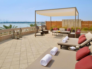 Movenpick Hotel si Formula 1 Grand Prix Ticket