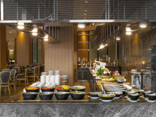 Terrace Royal Cliff Beach Pattaya