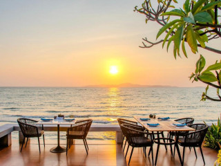 Terrace Royal Cliff Beach Pattaya