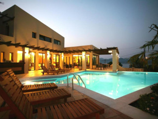 Tesoro Hotel