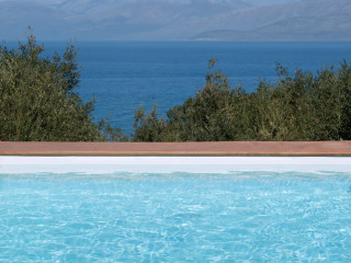 Thalia Cottage & Estate