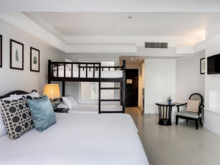 Thavorn Palm Beach Resort