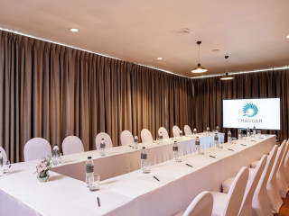 Thavorn Palm Beach Resort