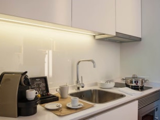 THE 7 HOTEL, SUITES, STUDIOS & APARTMENTS