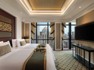 THE ATHENEE A LUXURY COLLECTION BANGKOK