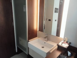 THE BANGKOK AIRPORT LINK SUITE