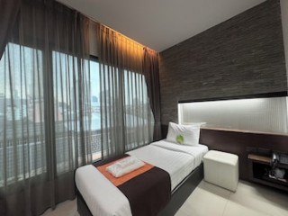 THE BANGKOK AIRPORT LINK SUITE