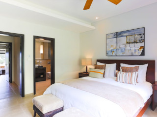 The Bay Club at Anahita