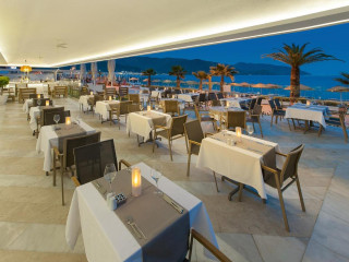 THE BEACH FRONT HOTEL ADULT ONLY +16