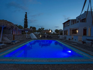 The Birds Villa Apartments Santorini