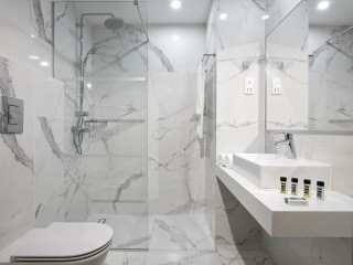 THE BLUE IVY HOTEL & SUITES