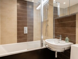 THE CHELSEA ARMS - BRIGHT 3BDR WITH GARDEN AND PRIVATE PARKING