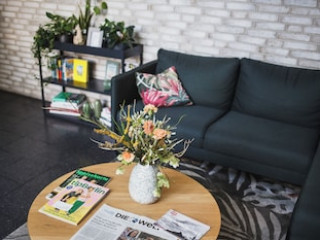 THE CIRCUS APARTMENTS