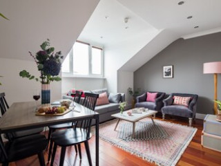 THE CROMWELL ROAD ESCAPE - MODERN AND CENTRAL 1BDR FLAT WITH ROOFTOP TERRACE